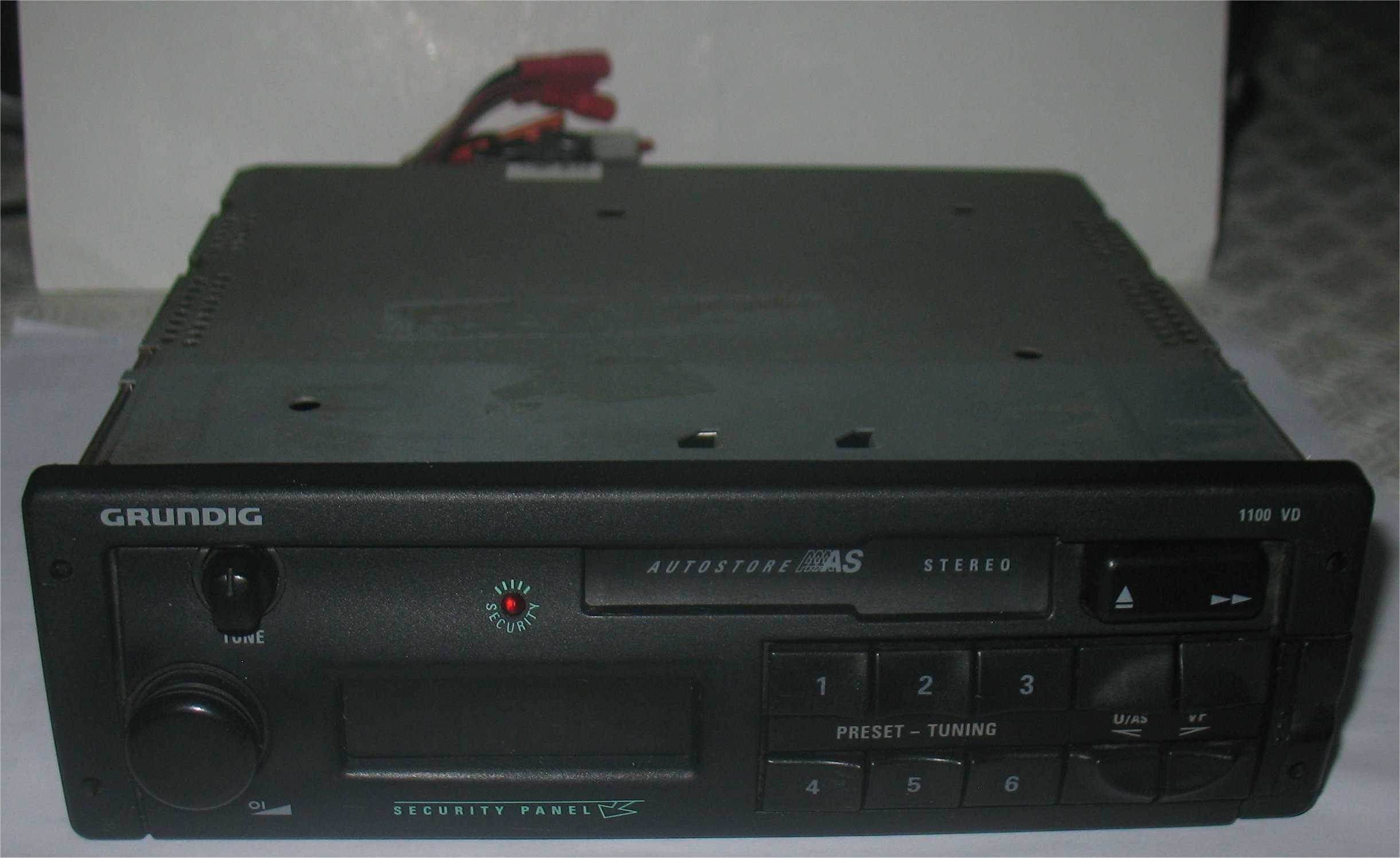 Auto-Rádio Grundig Autostore 1100 VD