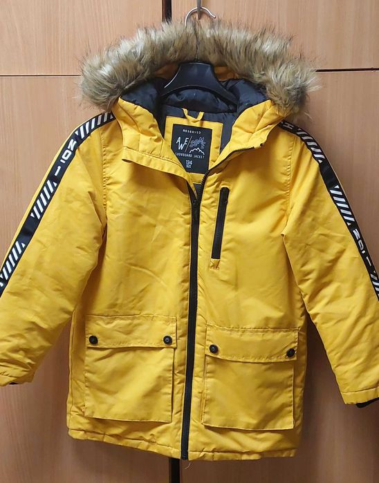 RESERVED zimowa kurtka z kapturem CIEPŁA. Size 134cm dla dziecka