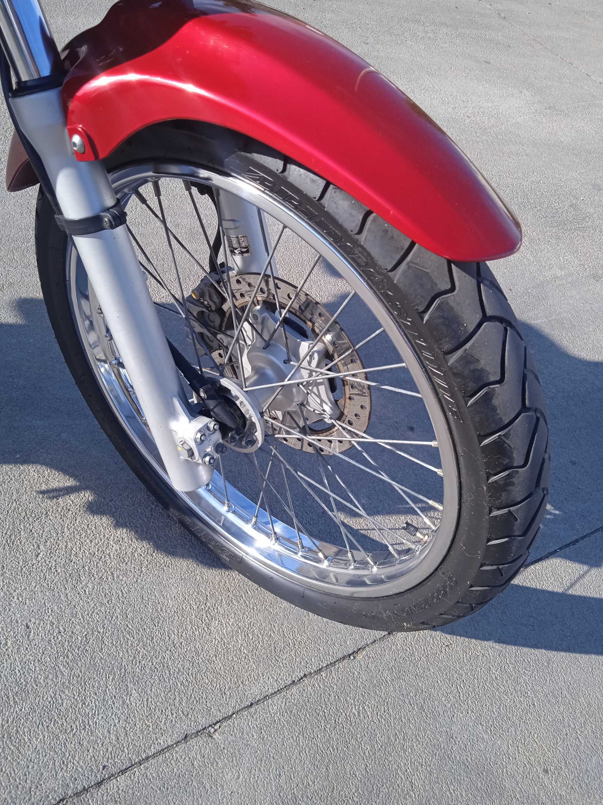 Honda Nx 400 bem estimada
