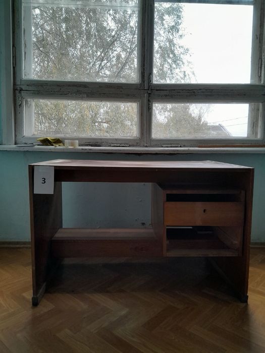 Столи письмові одно та двотумбові