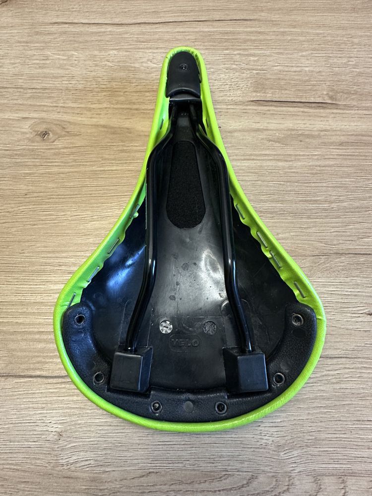 Retro siodelko szosowe Velo S zielone ( selle italia san marco )