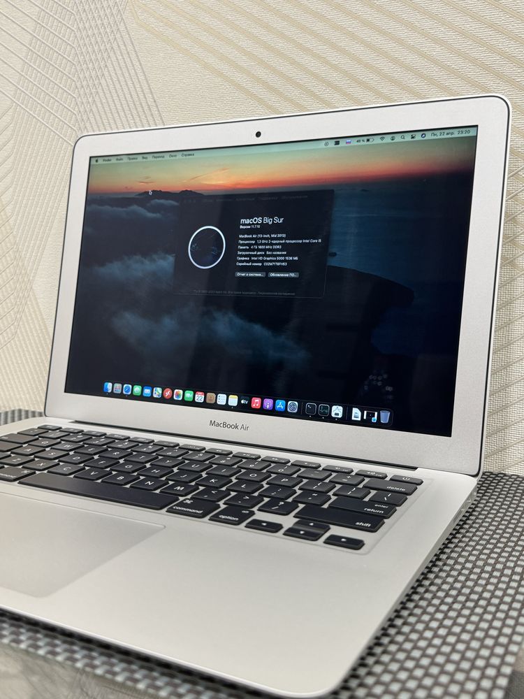 Macbook air 13 2013 i5/4gb/121 ssd