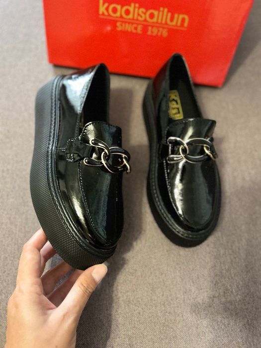 Лакові лофери 36р (туфлі весняні черевики 2025)