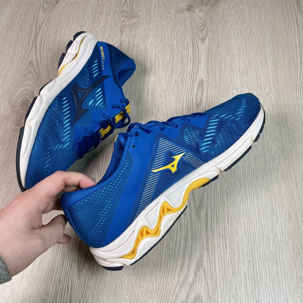 Mizuno wave equate 5