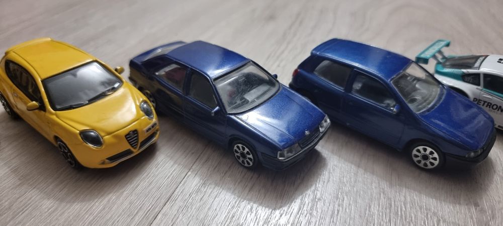 Burago 1/43 conjunto