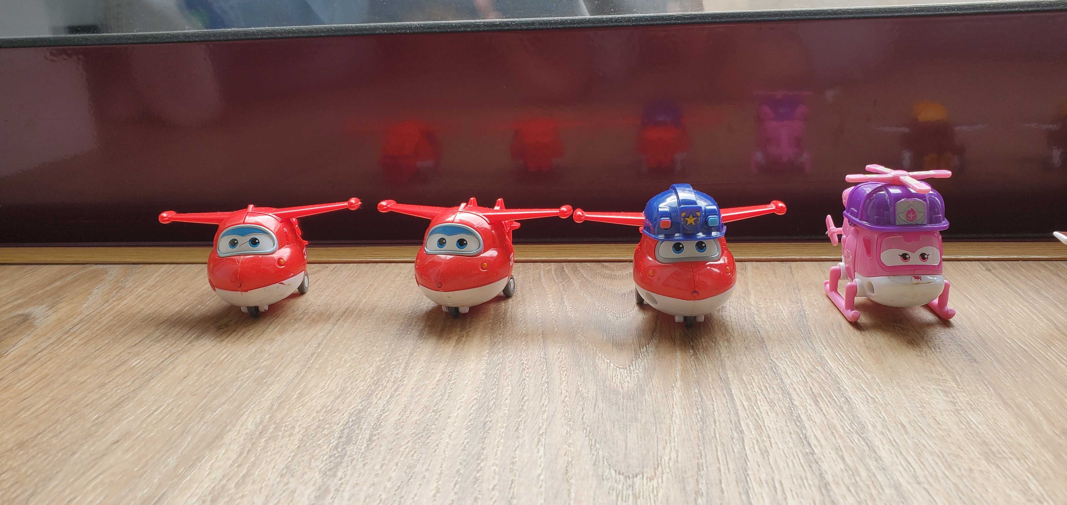 Bonecos superwings