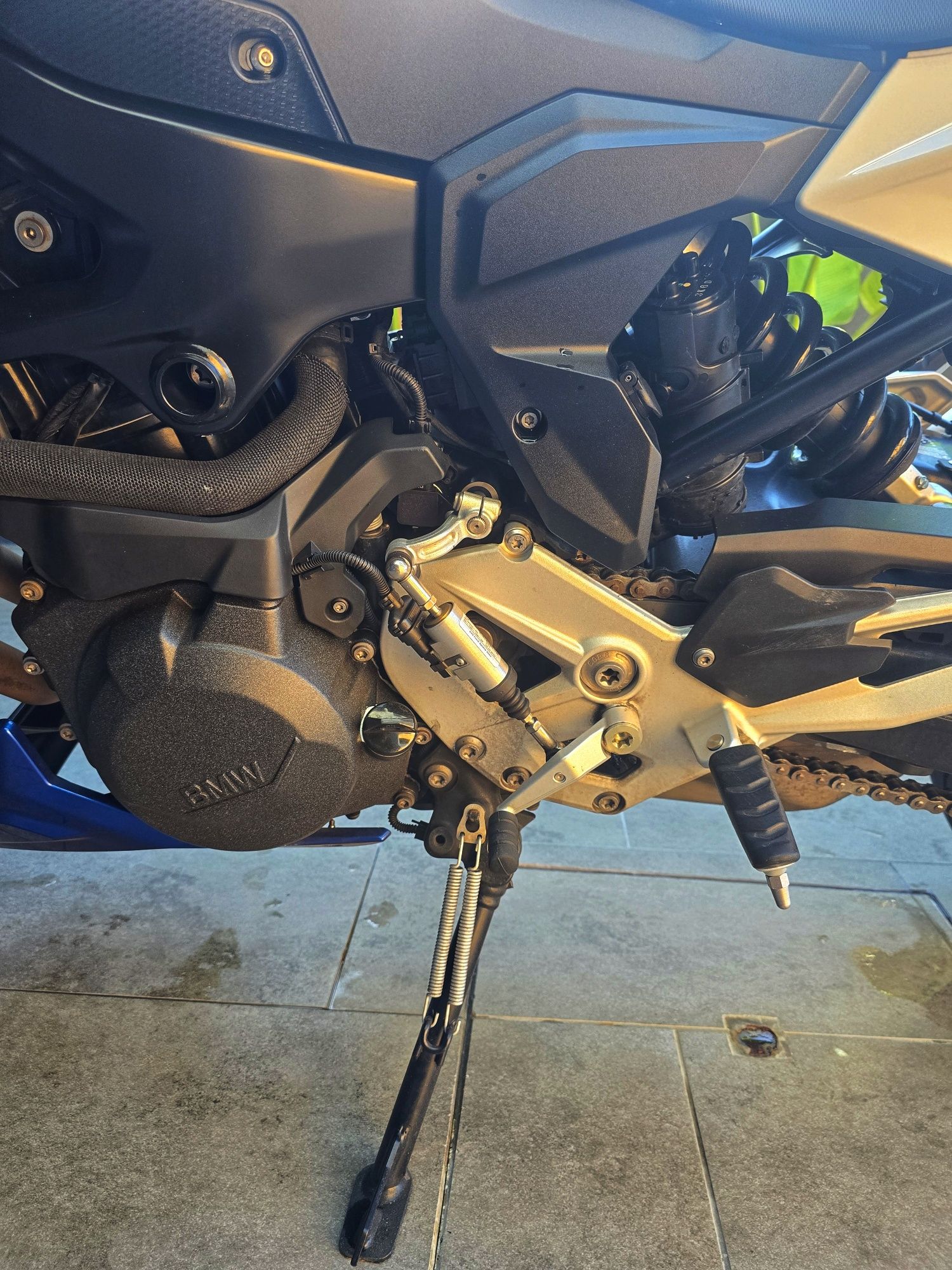 BMW F 900 R 2024