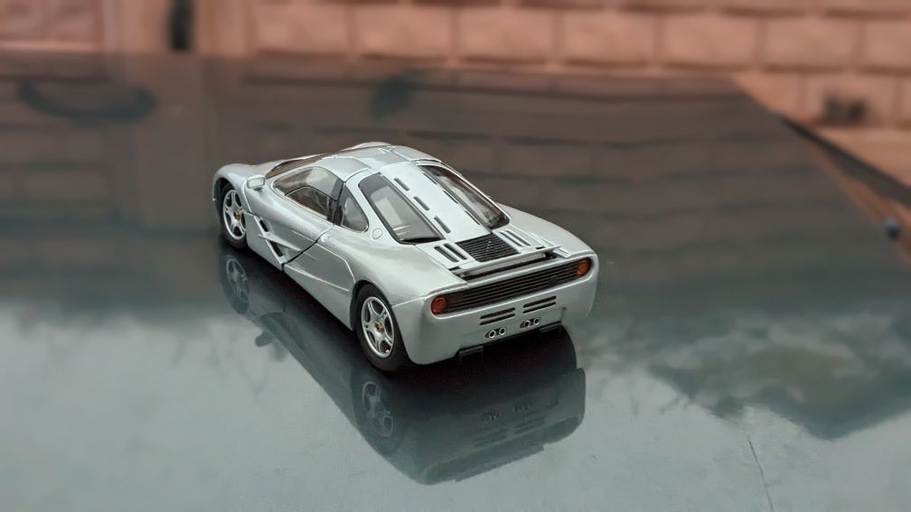 Колекційна модель 1.18maisto maclaren f1 (1993)