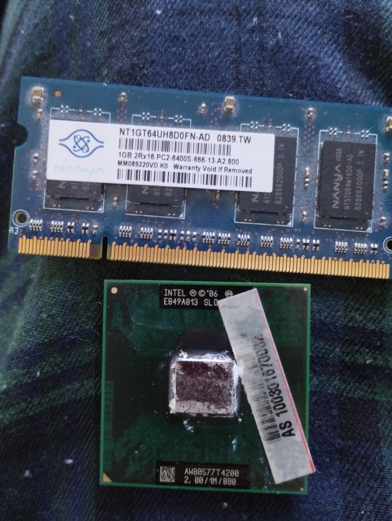 Intel t4200 1GB DDR2