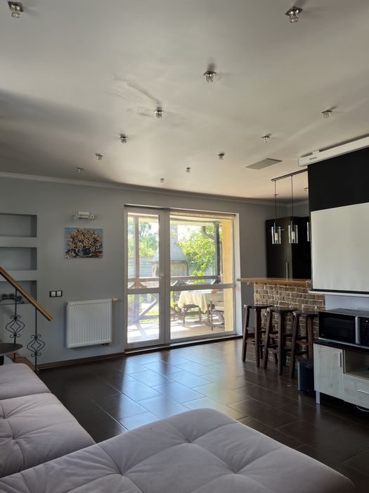 Оренда будинку з дизель генератором та газовою плитою