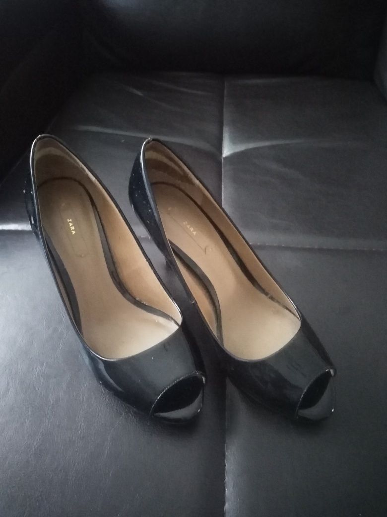 Sapatos Zara Peep Toes em verniz