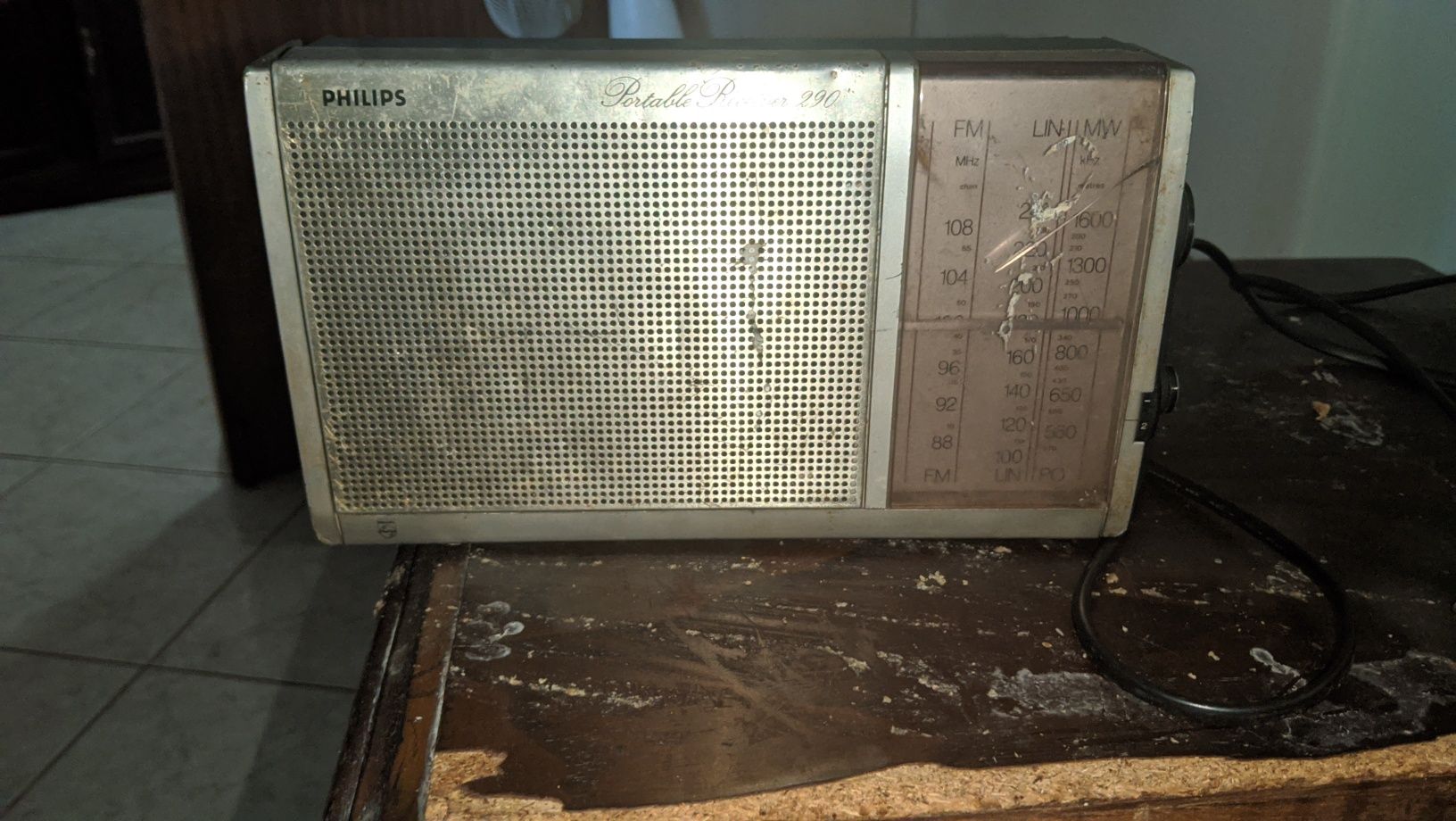 Vende-se radio antigo da marca FHILIPS  portable Receiver 290