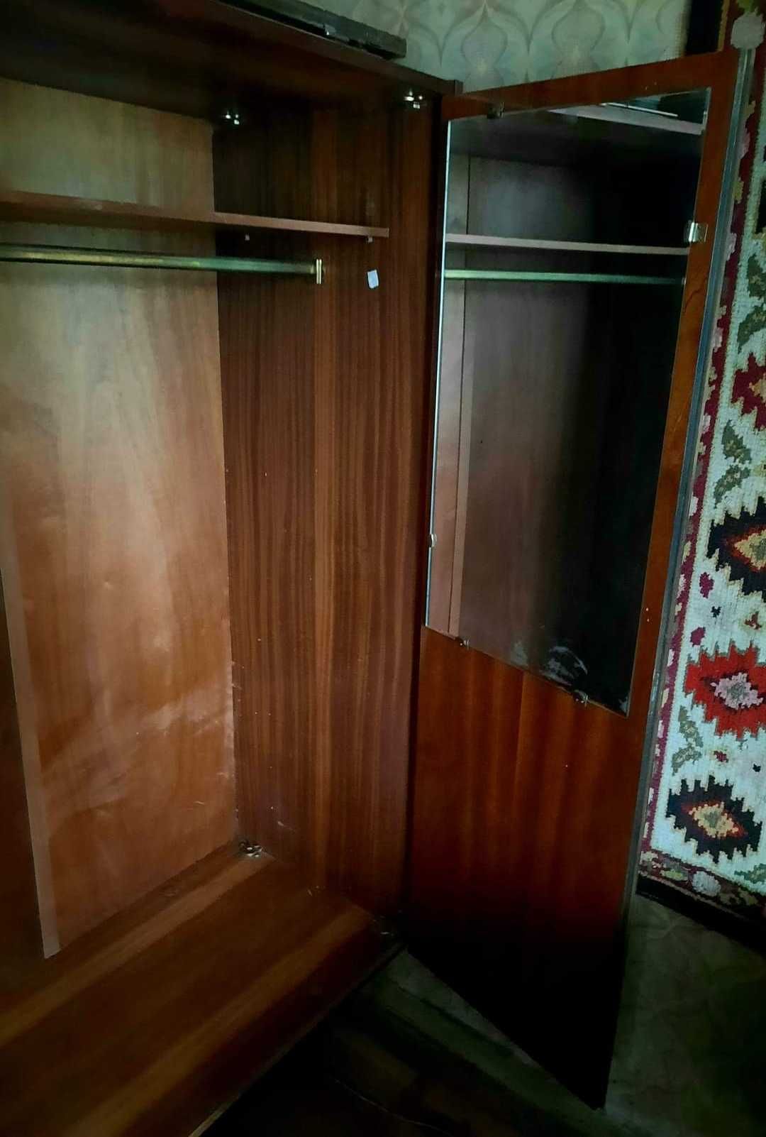 Шкаф для одежды, долговечный, удобный, массив дерева