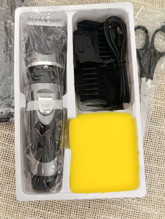 Nowa maszynka do strzyżenia oryginalnie zapakowana