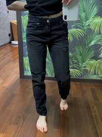 Черные джинсы Reserved