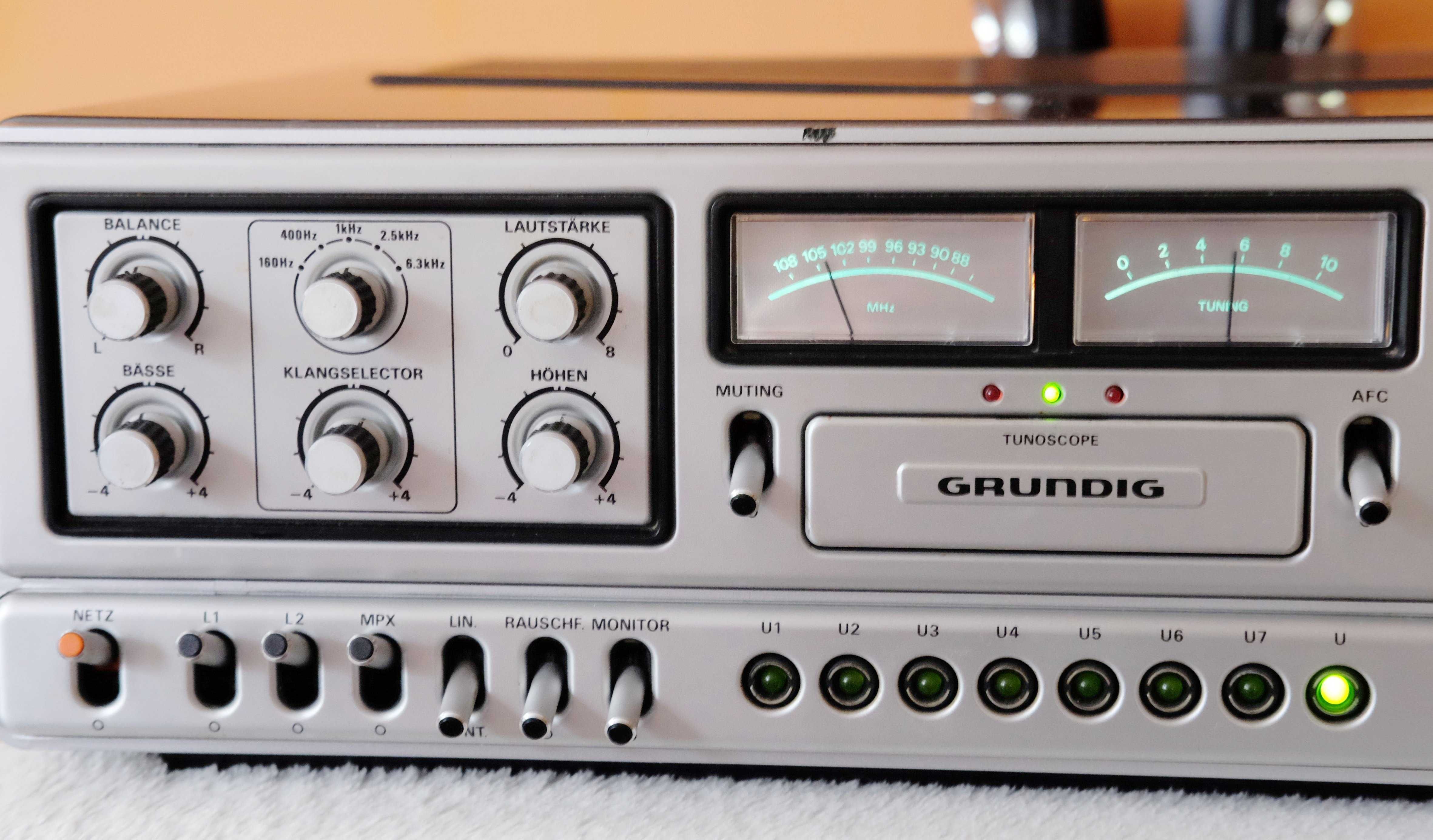 GRUNDIG R40 Receiver Super-HiFi 2x50 W / 4 Ohm  Amplituner 1976/1978