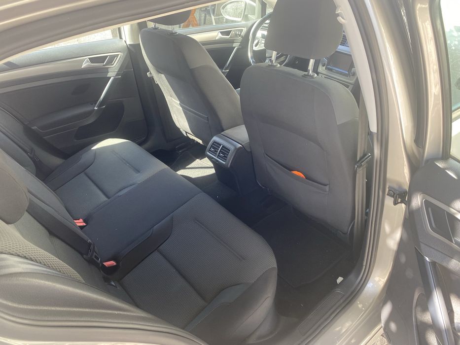 VW golf 7 1.6 diesel 5 portas e com gancho para reboc