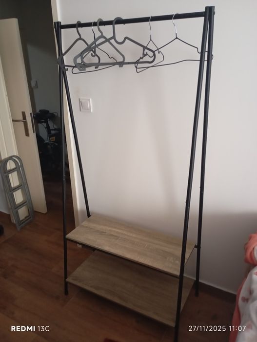 Porta sapatos e roupa