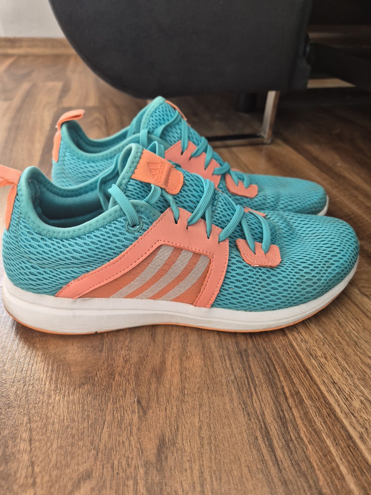 Adidas 40r. Wsuwane