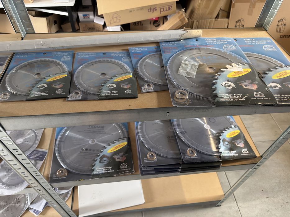 Sprzedam artykuły budowlane do sklepu