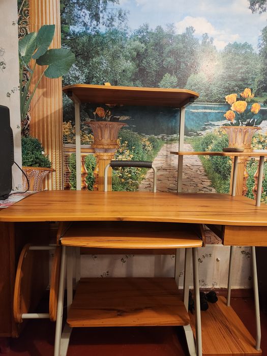 Стіл письмовий, для комп'ютера