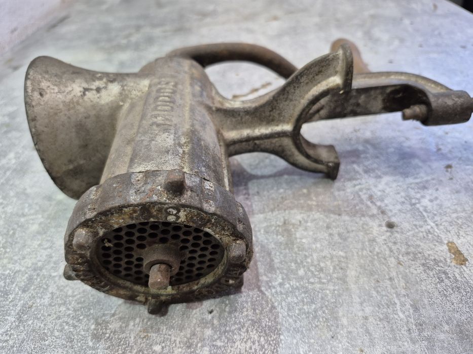 Stara maszynka do mięsa Modos 8 zabytek PRL