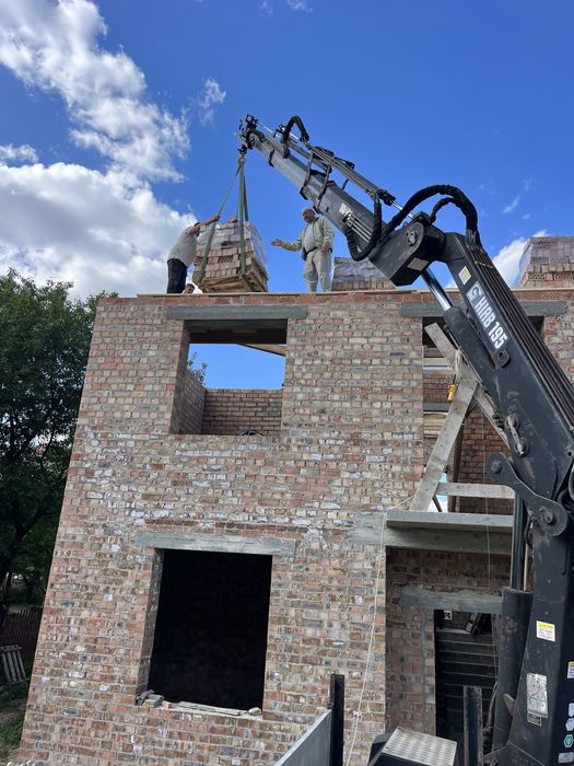 Вантажні перевезення, надання послуг крана маніпулятора