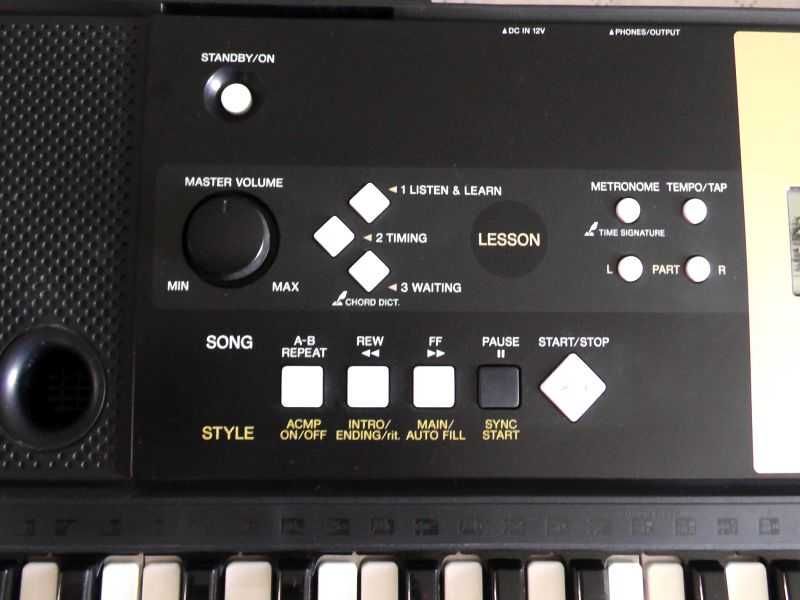 Keyboard Cyfrowy Yamaha YPT-220 Funkcja Lekcji MIDI LCD