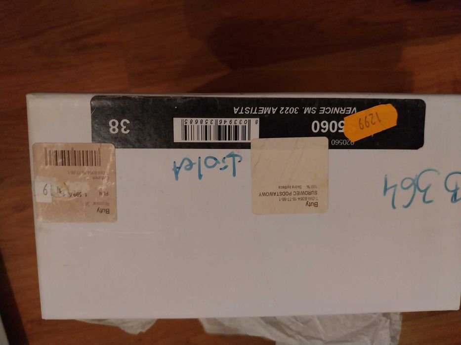 Efektowne szpilki marki Deni Cler