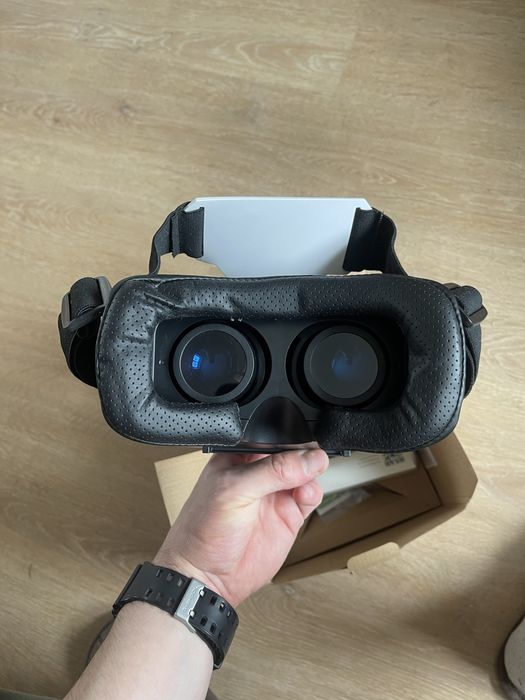 Вітруальні очки VR Park