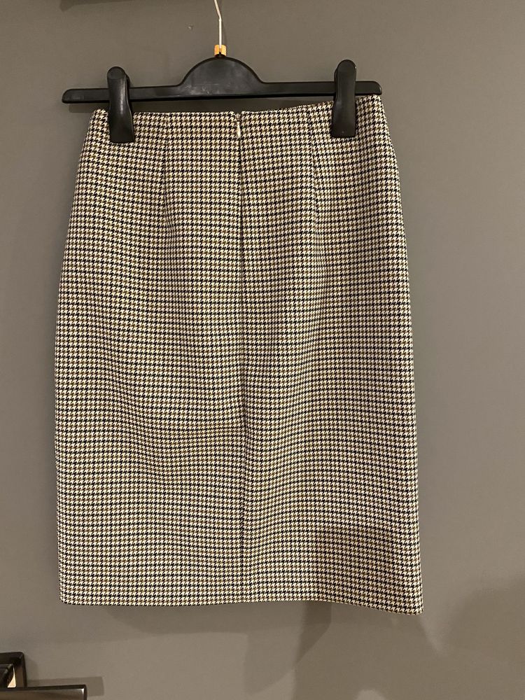 Ołówkowa spódnica H&M w rozmiarze 36