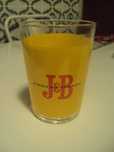 Copo amarelo J&B