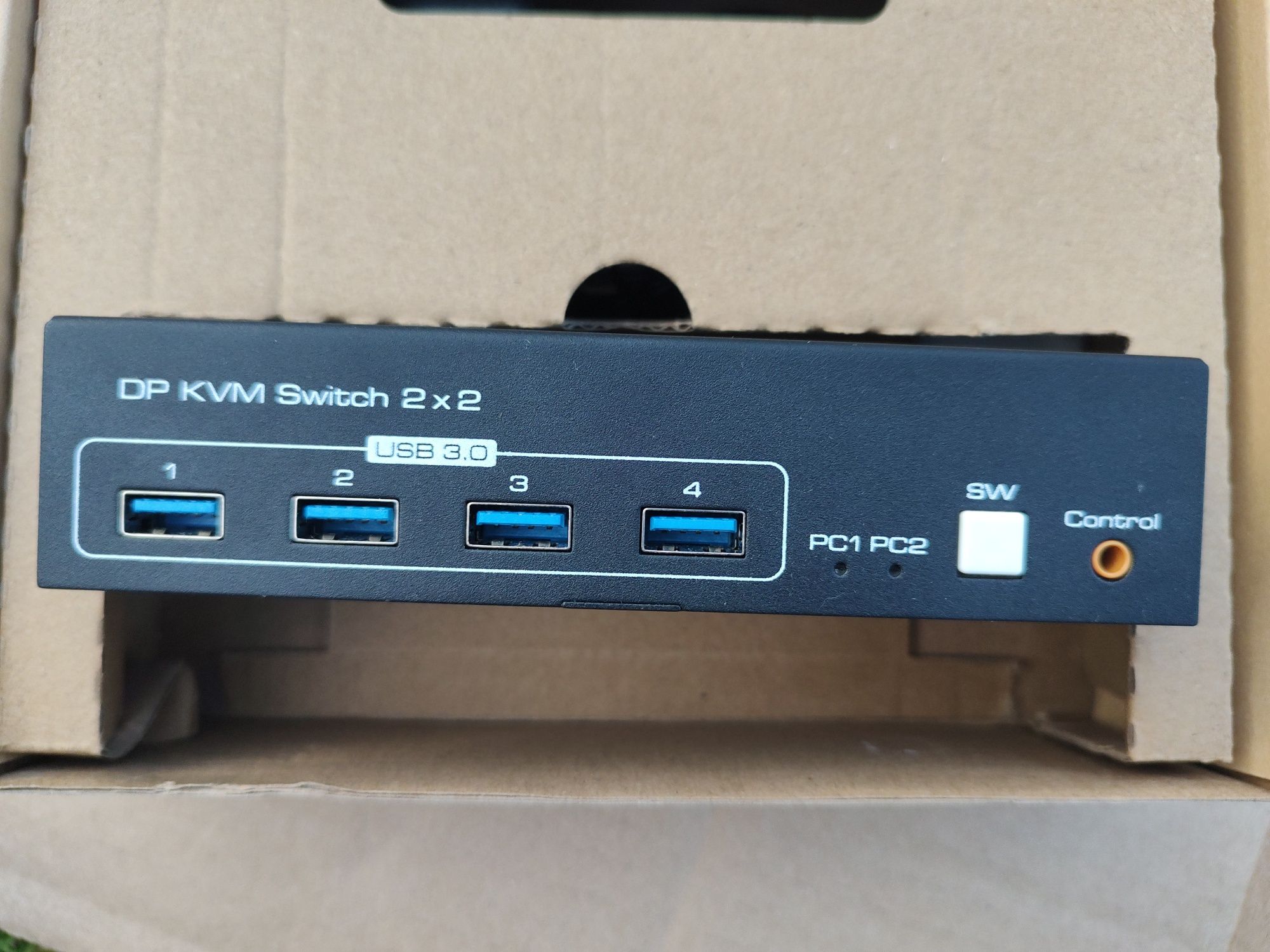 Подвійний KVM перемикач моніторів 2*2 8K 60Hz