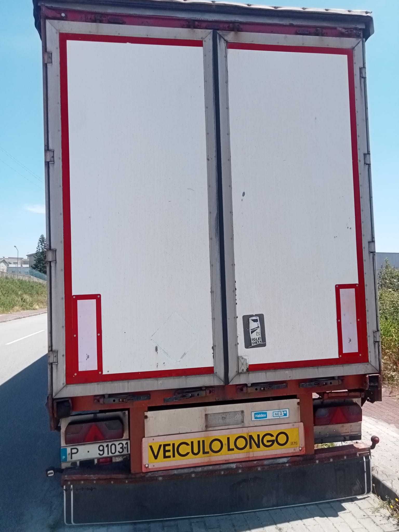 Reboque de camião