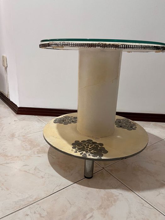 Mesa redonda de decoração