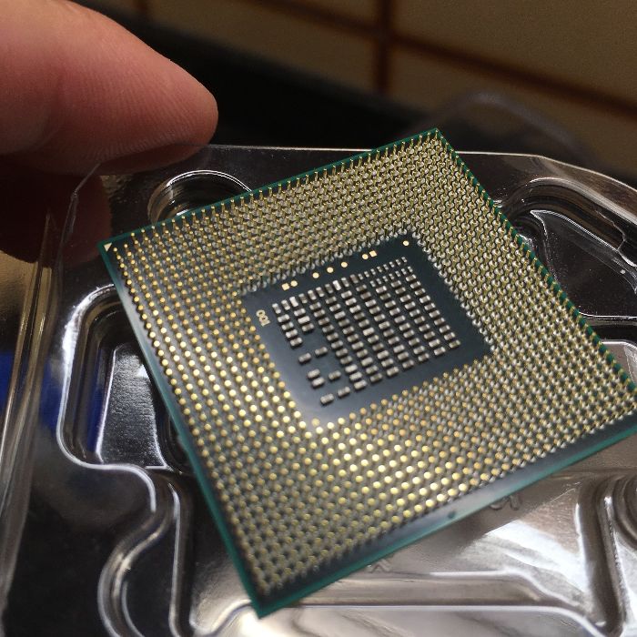 CPU i3 2350M c/ Gráficos HD Intel® 3000 como novo