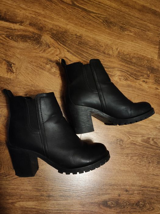 Czarne botki Vesuvio