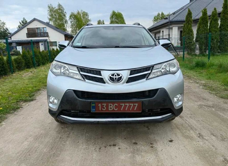 Toyota RAV4 2014 XLE. 2.5L АВТОМАТ