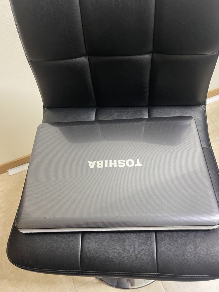 Portátil Toshiba l500 com avaria