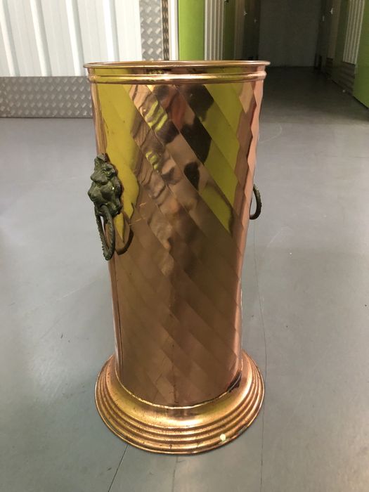 Jarro em latão antigo vintage