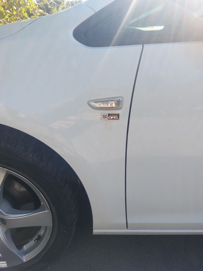 Opel astra j 2012р 1.7 дизель