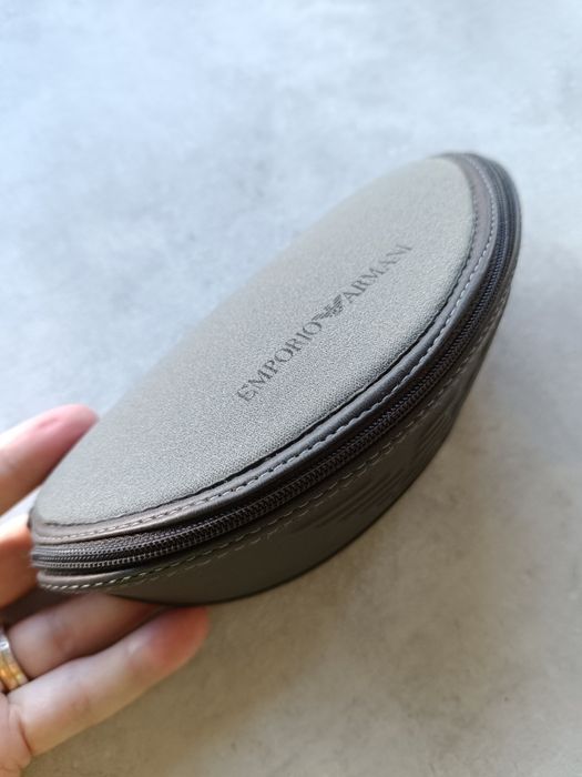 Óculos de sol pretos da Empório Armani