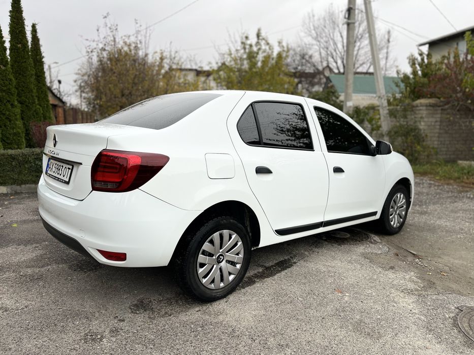 Рено логан 2020 год