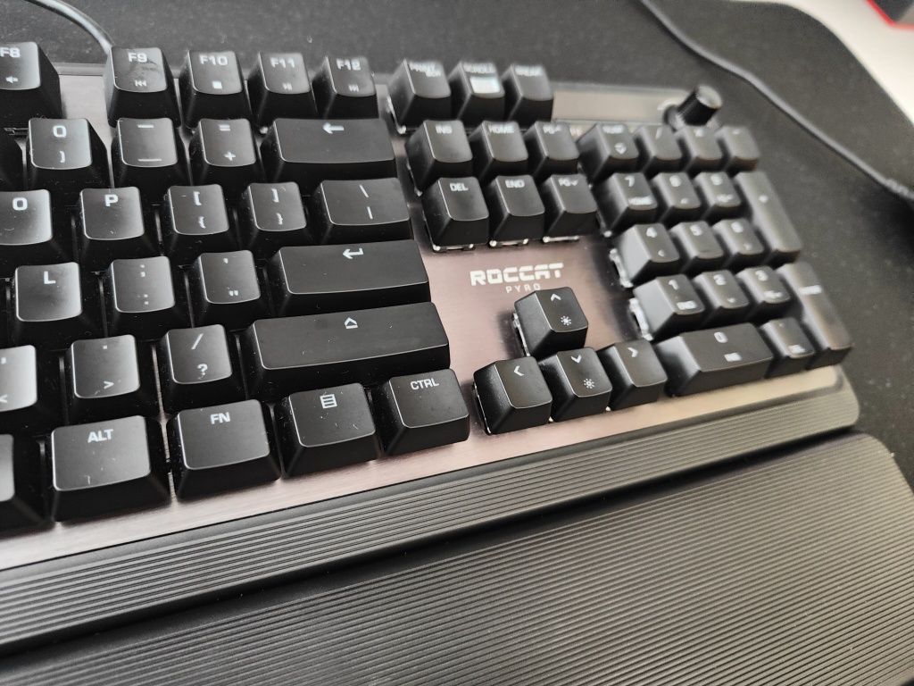 Roccat PYRO klawiatura mechaniczna RGB