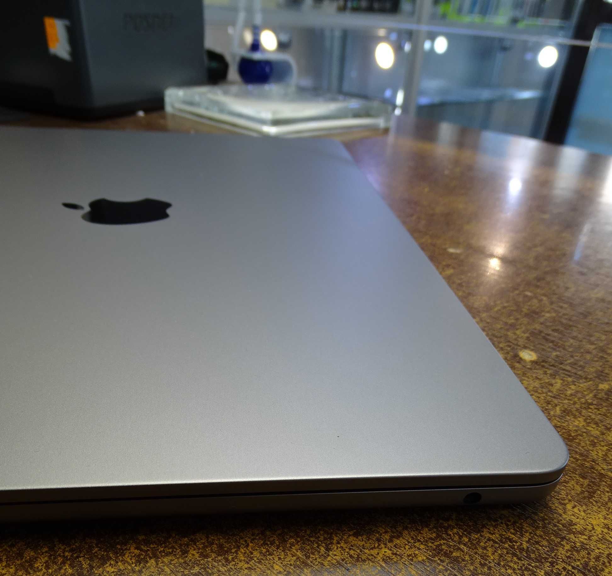 777/ Jak nowy Macbook Air 15" M3 2024 / 8gb+256gb/ bat: 12 cykli