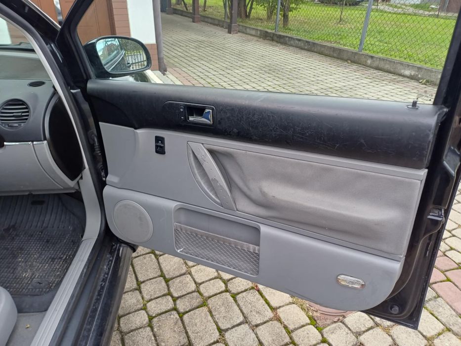 Volkswagen NewBeetle 2001