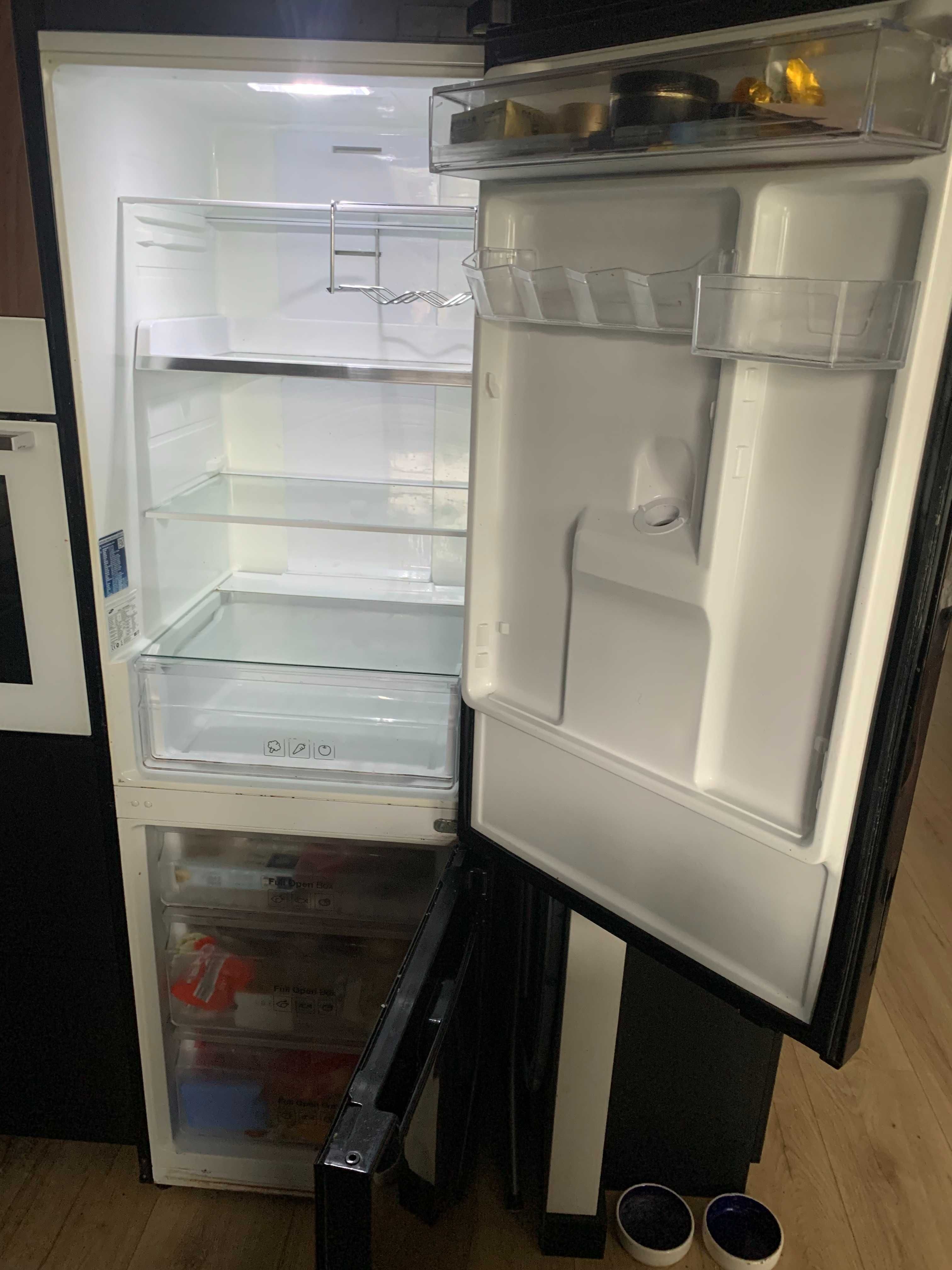 Lodówka Samsung No Frost model RB31FDRNDBC z dystrybutorem wody!