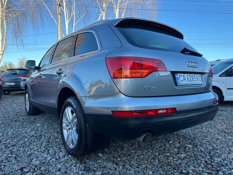 Продам авто Audi Q7