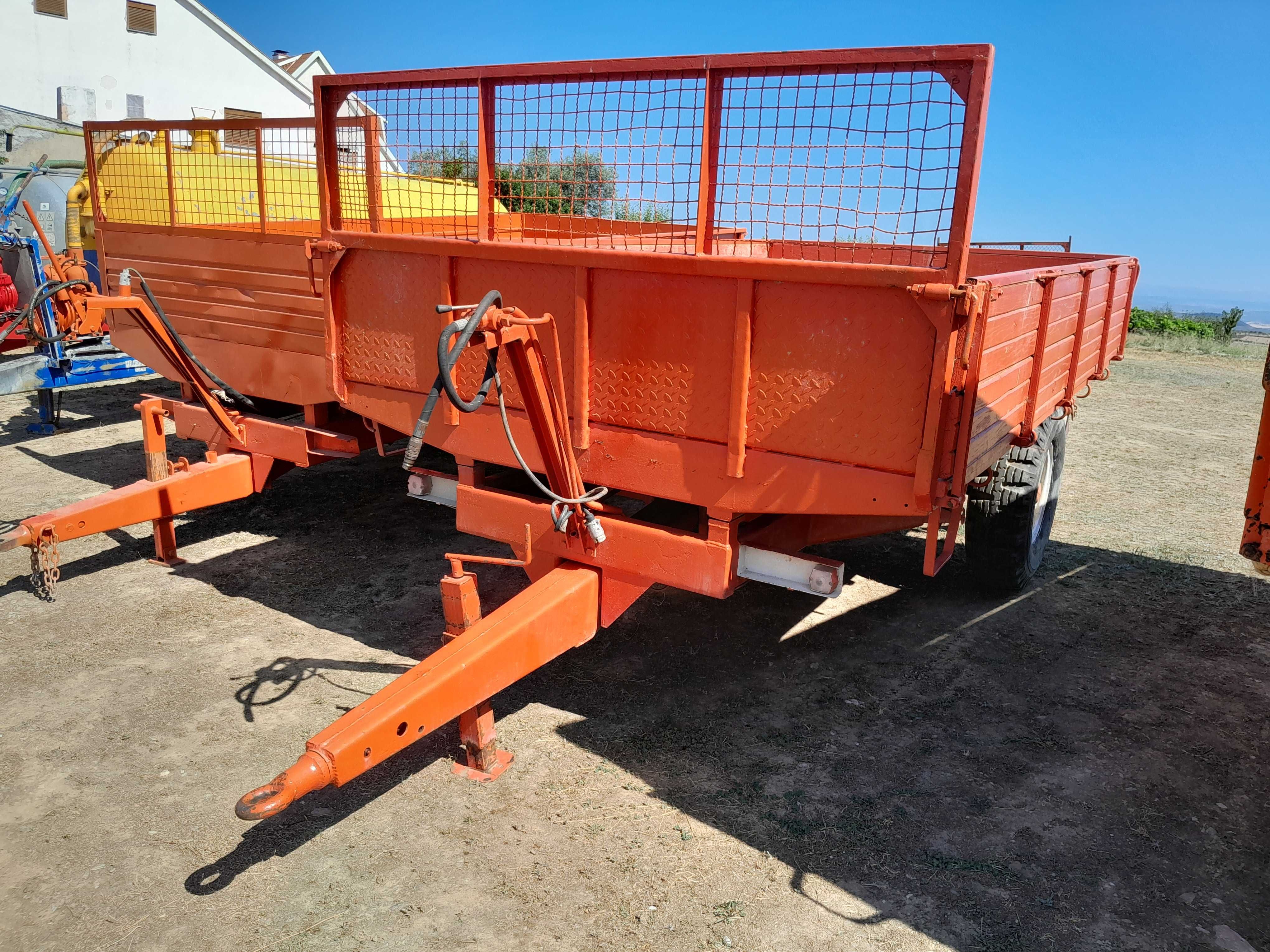Reboques agrícolas galucho basculantes