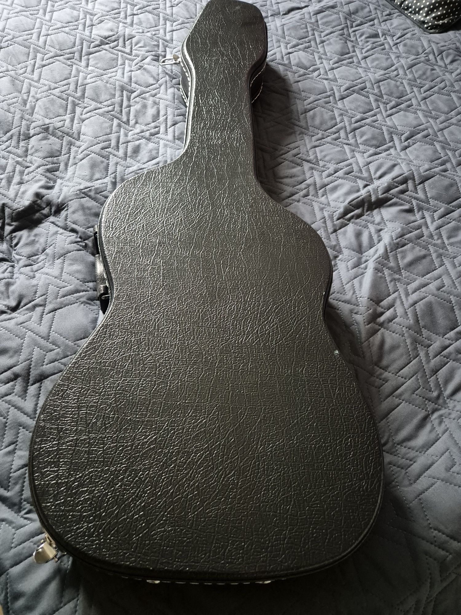 Gitara Sire Larry Carlton T3 
Przykręcana klonowa s